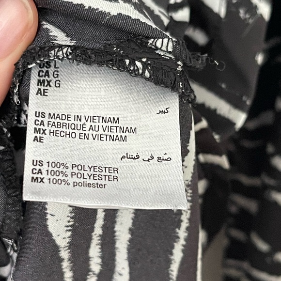 I.N.C. International Concepts Black & White Zebra Animal Print Blouse Size L - Picture 6 of 9